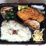 Ajisai - とんかつ定食、530円です。