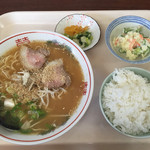 Yuho - ラーメン定食660円