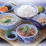 あそ路 - あそ路名物ホルモン味噌煮込み定食。味噌とホルモンのおいしさ。ご飯に合います!