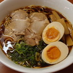 山小屋食堂 - 料理写真:黒醤油ラーメン

700円

ＮＨＫ大河ドラマ「黒田官兵衛」をイメージした黒スープで仕上げたラーメンです。
