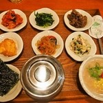 Korean Shokudo Iru - 韓定食 ＆ ミニサムゲタン