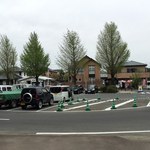 MATE - 敷島公園の駐車場の周りにもお店が