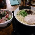 すがい - とんこつラーメン　まぐろ丼セット