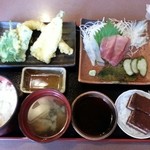 加喜丸 - 料理写真:ランチ天婦羅定食、コーヒーまたは紅茶が付いて¥1080（税込）