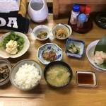 知床らうす亭 - 刺身定食①