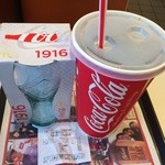 マクドナルド - ジャンボドリンク300円+コークグラス100円