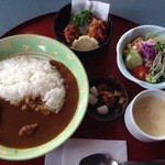 太陽樹 - カレーセット：唐揚げ、サラダ、コーンスープ