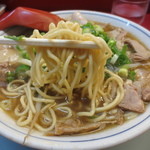 ラーメン旺 - ラーメン藤と同じ近藤製麺の中太麺