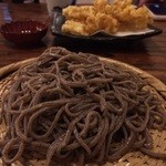 蕎麦處 笹屋 - 田舎蕎麦の向こうにとうもろこしの天婦羅