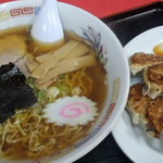 Tokyo Hanten - ラーメンとぎゅざが一緒に出てくるのがいい！！！