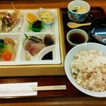 割烹はらだ - 幕の内定食 900円♪