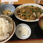 Meshiya Hakuba - ホルモン定食780円