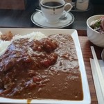 くるる - チキンカレー600円。サラダ、コーヒー付