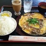 Ryutsu Restaurant Oasis - 2015.10.24 牛とじ定食630円