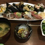 和風焼肉ダイニング　洒落柿 - 寿司ランチ