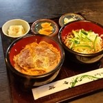 中清 - ランチの「メンチかつ丼とたぬき蕎麦 (830円)」♪