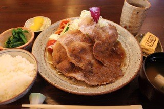 h Tamahan - 生姜焼き定食