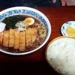 Manzoku Shokudo - トンカツラーメン。これで850円だよ。