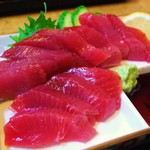 Sengyo Motobu Sashimi Tei - 鰹のお刺身！ものすごく綺麗な色でしょ(｡>∀<｡)