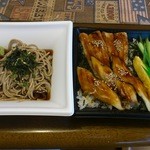 Tsukiji Kaihin Isehara Ten - ランチの穴子セットです。この日はそばを注文、ご飯は大盛です。(2016年2月)