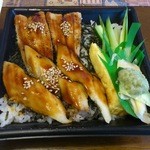 Tsukiji Kaihin Isehara Ten - ランチの穴子セット(丼)のアップです。ご飯は大盛です。(2016年2月)