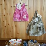 Kona Kona Cafe' Amakusa Motodo Ten - 店内入ってすぐ目に入るのがこのキュートなベビー服☆お子さんがいなくても欲しくなってしまう可愛さです（笑）