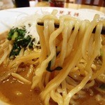 大阪王将 - 麺はこんな感じ　極太で細うどんくらい