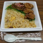 Seven Eleven Nikko Inter Ten - チャーハン＆唐揚げ弁当 498円