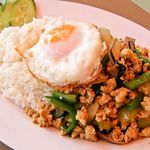 Khao Man Gai Bazaar - ガパオご飯