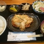 Hotei - カツとじ定食680円