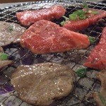 Shichirin Yakiniku Anan Nakayama Ten - お肉