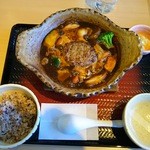 大戸屋 - 炭火焼きハンバーグのデミシチュー定食