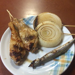 Yakitori Tsukumo Tsubuku Ten - 玉ねぎ&ししゃも&手羽先