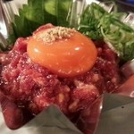 Sumibi Yakiniku Kaen Kyomachibori Ten - 焼きユッケ@￥980