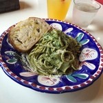 La Luna Verde - 阿蘇無農薬バジルペーストのジェノベーゼ
                        
                        ジャガイモとアスパラの食感も楽しくおいしく頂きました (*´ڡ`●)
                        