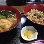 なか栄 - 日替わりランチの梅干し風味の豚丼とうどん７００円、うどん出汁もちゃんとお出汁撮ってらっしゃいます。