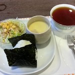 BAY - おにぎりのモーニング（紅茶）　430円