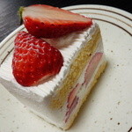 シェ・ヒロダン - いちごのショートケーキ(454円)