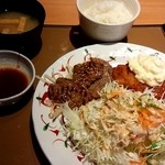 やよい軒 - 厚切りカルビ焼肉とチキン南蛮定食　1,080円