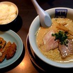 Fufu Ramen Chitosekarasuyama Ten - パーコーセット