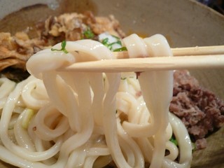 Odoru Udon Taki Honten - うどん食べる