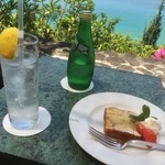 ヴェランダ - 料理写真:パウンドケーキとペリエ