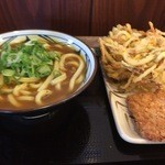 Marugame Seimen Kanazawa Yumatsu Ten - カレーうどん、かき揚げ、ハムカツ