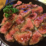 バルカン - ステーキ丼をドーン‼︎