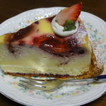 Patisserie Image Hon Ten - いちごのプディングタルト（389円）