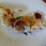 Pizzeria Verde - 寒川"ピッツェリアヴェルデ"イタリア料理ランチコースC1,280円のフォッカチャ