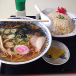 Shin Ei Rou - チャンメン(ラーメンと半チャーハンのセット)