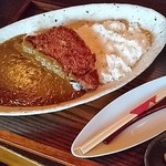 Seto no Bottan - 形状が美しいカレー皿と箸置き