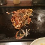 Kanariya - 広島焼き
                      食べかけですがσ(^_^