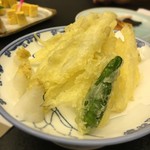 坂本屋 - 白魚の天ぷら！3人で食べたので大根は3人分♪